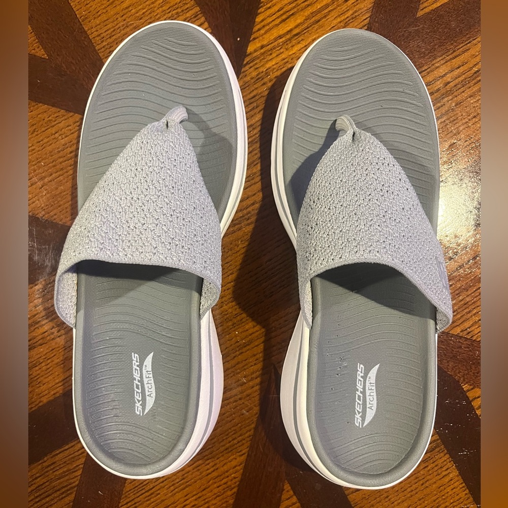 Sketchers Arch Fit Flip Flops